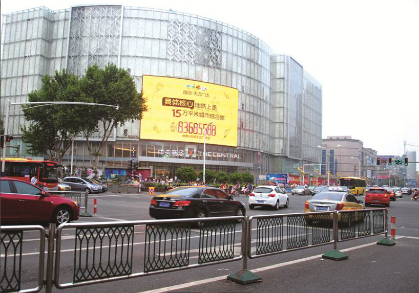 江苏南京市商场媒体白下区中山南路与淮海路交会处LED编号：JZCM-JS-002