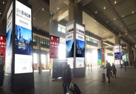 江苏南京市火车媒体南京南站南广场靠南出口灯箱编号：F1819、F1820