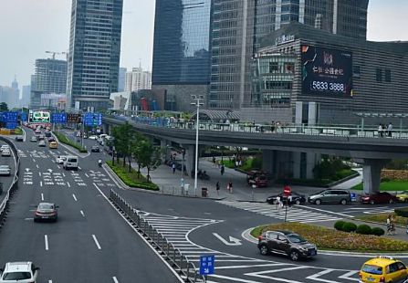 上海市商场媒体浦东新区世纪大道金茂大厦裙房西墙面 LED编号：FHDS-009