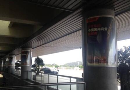 福州机场国内出发 圆柱灯箱 编号：Ay30-45