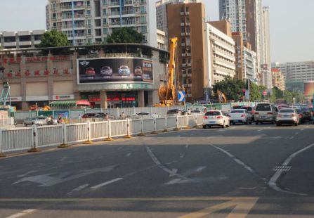 广东深圳市写字楼媒体深圳南山光彩新世纪裙楼三面翻编号：DOV-SZ-017