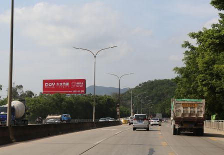 广东深圳市交通路网媒体沙河西路白芒检查站入关沙河西路南行立柱编号：DOV-SZ-023