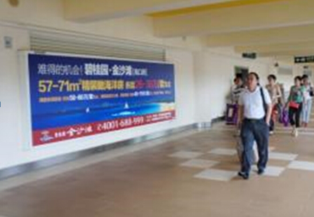 海口机场一层到达通廊 灯箱 编号：HN-AP-F13
