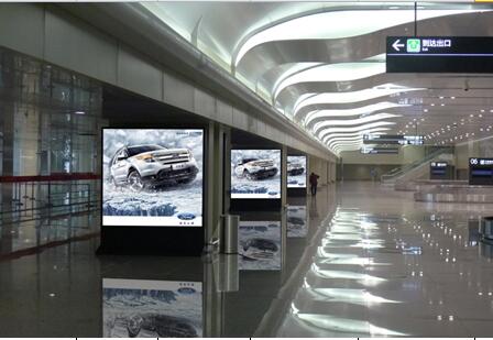 兰州 中川国际新机场 国内到达行李大厅  室内灯箱  编号：LZD16-1、LZD16-2