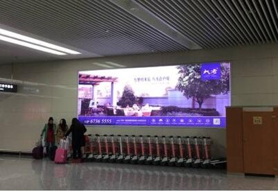 石家庄 机场一楼到达手推车处 灯箱  编号：GCCM-STC-01