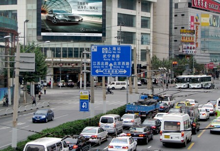 上海市写字楼媒体上海火车站北广场东侧 LED编号：ZSCM-SH-009