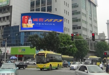 东莞南城鸿福路电信大楼外墙      LED    编号：ZSCM-DG-036