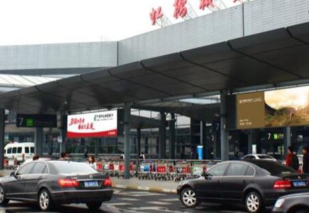 上海市机场媒体虹桥机场户外出发双面灯箱套装4 (双面灯箱④ ) 灯箱编号：DACM-SH-014