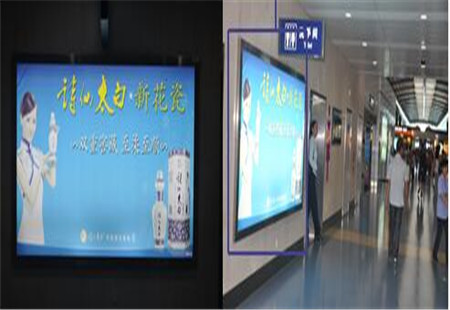 重庆市机场媒体重庆江北国际机场航站楼出发层隔离区B、C指廊（三层）灯箱编号：AM-CQ-004