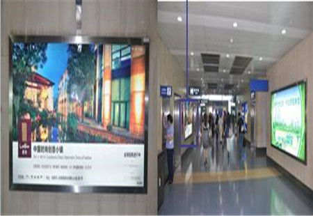 重庆市机场媒体重庆江北国际机场航站楼出发层隔离区B、C指廊（三层）灯箱编号：AM-CQ-012