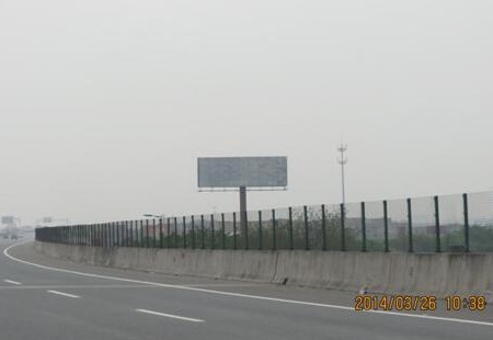 广州 广深沿江高速南岗互通东行-编号009 往深圳方向K8+400  立柱式电脑喷画加射灯  编号：SDCM-GZ-047