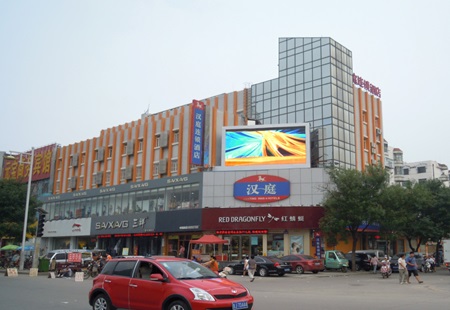 山东泰安市商场媒体东岳大街银座商城 LED 编号：BSDCM-TA-001