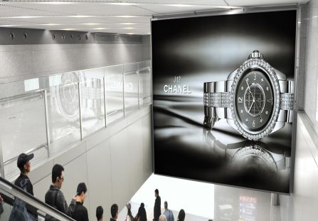 四川省成都市机场媒体机场 2号航站楼到达通廊灯箱 编号：DG-CD-004