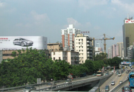 广东广州市写字楼媒体环市路区庄立交花城汽水厂楼顶西南面楼顶大牌编号：SDCM-GZ-001