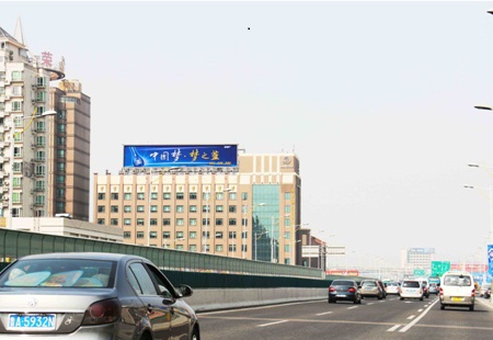 上海市写字楼媒体共和新路2750号锦荣国际大酒店南楼顶大牌编号：CG-SH013