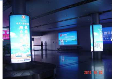 烟台 机场国内到达大厅 包柱灯箱 编号：GCCM-YT-Z2