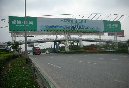 上海市机场媒体浦东机场南干线跨线桥B5桥-迪斯尼西大门跨线桥编号：GWCM-SH-004