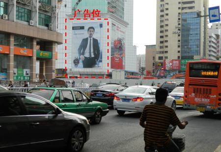 福建福州市交通路网媒体 东街口东百E楼墙体橱窗B位 三面翻 编号：SWCM-FZ-001