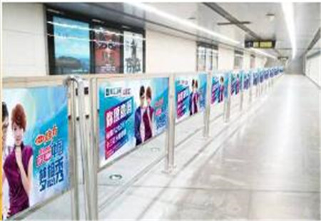 北京市 地铁媒体 八通线A+级别站进出口通道或换乘站换乘通道内 导流看板 编号：JZSS-BJ-038