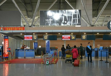 郑州 新郑国际机场国内办票厅西安检口西办票岛上方灯箱 编号：YSW-ZZ-009