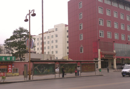 河北邯郸市公交媒体 铁西大街公交候车廊广告位 候车亭广告 编号：BEMT-HD-007