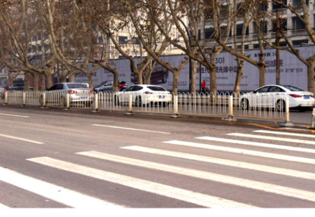 河北邯郸市交通路网媒体 中华大街丛台公园对面 三面翻 编号：BEMT-HD-022
