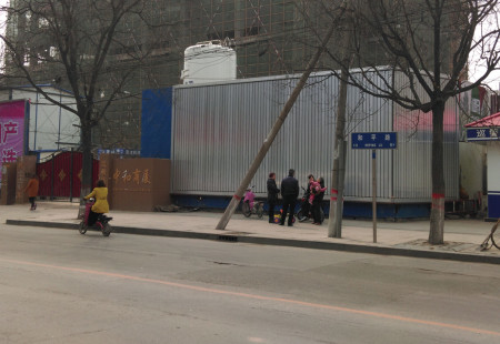 河北邯郸市交通路网媒体 中华街和平路口新丹兰南门对面 三面翻 编号：BEMT-HD-025