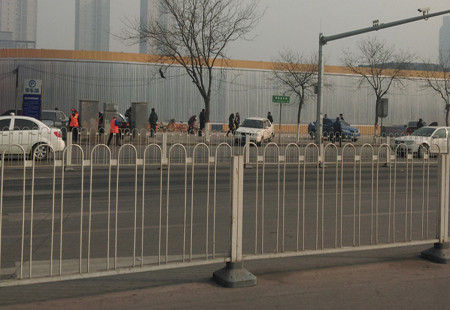 河北邯郸市交通路网媒体 火车站对面，浴新大街与和平路交叉口东南角 三面翻 编号：BEMT-HD-030