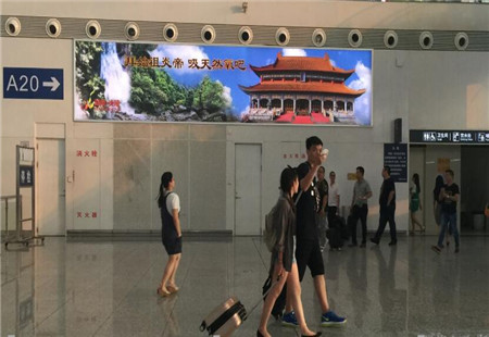 广东深圳市高铁媒体深圳北站候车厅墙体灯箱编号：GSG-SZB-H-339