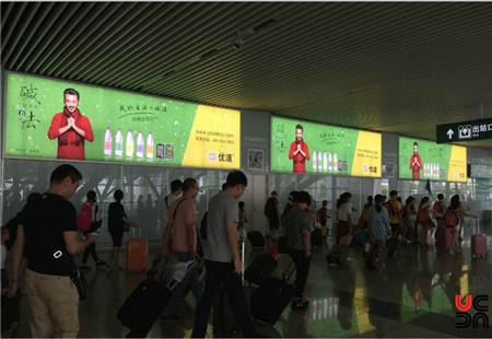 广东深圳市高铁媒体深圳北站出站通道墙体灯箱编号：GSG-SZB-C-(356-358)