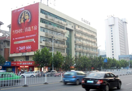 安徽合肥市  商场媒体 长江中路银泰中心商场对面翠林苑宾馆东墙体 墙体广告牌 编号:BQQY-HF-004