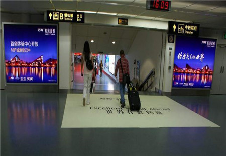 广东深圳市机场媒体深圳机场B号候机楼出发大厅B到达厅灯箱编号：JCGG-SZ-016