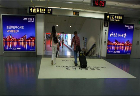 广东深圳市机场媒体深圳机场B号候机楼出发大厅B到达厅灯箱编号：JCGG-SZ-017