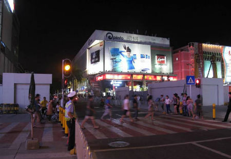 广东深圳市商场媒体深圳华强北“港澳城”户外看板编号：WGCM-SZ-005