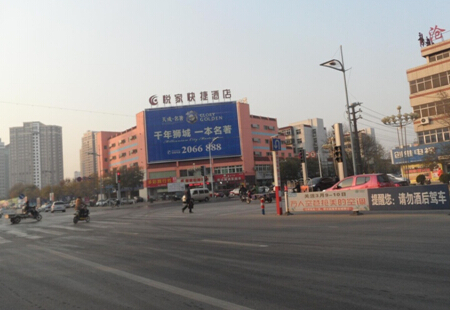 河北沧州市 商场媒体 沧州新华东路与建设大街交口西北角 三面翻 编号:JSGG-CZ-017