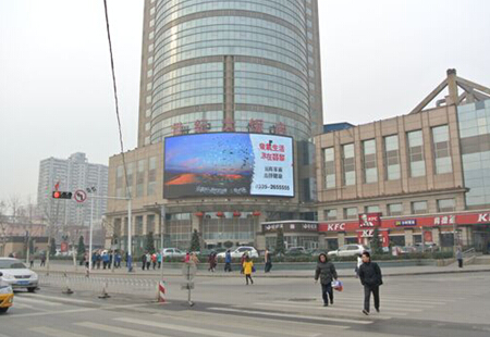 河北石家庄市 商场媒体 中山西路与中华北大街交叉口西北角 LED显示屏   编号：JSGG-SJZ-001