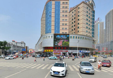 河北张家口市 商场媒体 长青路与至善街交口，新华大厦楼体 LED显示屏    编号：JSGG-ZJK-004