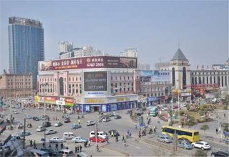 山东济南市商场媒体山东济南金街LED编号：HEM-JN-001