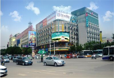 山东泰安市写字楼媒体山东泰安中心商圈地标屏银座商城对面看板编号：HEM-TA-029