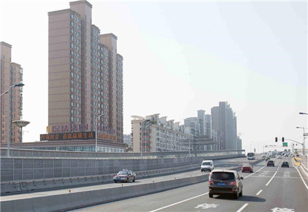 上海市交通路网媒体南浦大桥龙阳路引桥东方明珠国际楼顶大牌编号：SH-GJ-1001