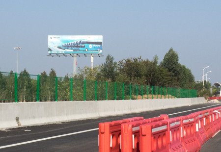 广东高速媒体 广东省广澳高速公路广珠北段化龙段 立柱 编号：MLGG-GZ-001