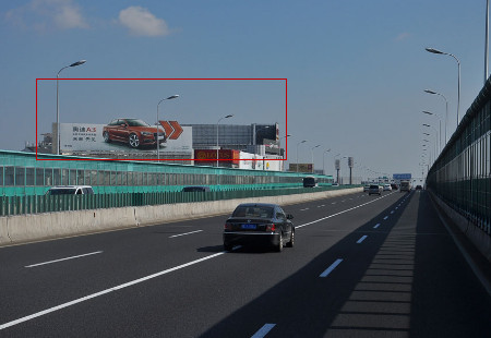 上海市交通路网媒体川沙路西侧金汇广场西侧楼顶大牌编号：SH-GS-1020