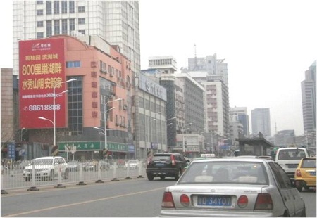 合肥 长江中路与桐城路交口西侧墙体 墙体广告牌 编号：BQCM-HF-001