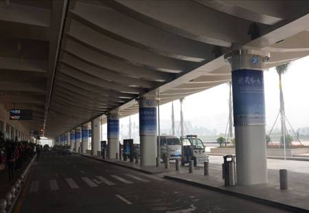厦门 厦门机场T3 到达厅外廊车道 外打灯泡柱 编号：ZXGG-XM-Je01-12