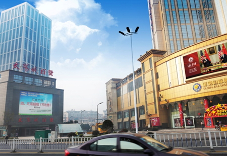 芜湖 镜湖区中山北路与申元街交汇处楼体幕墙式LED大屏  编号：XBCM-WH-001