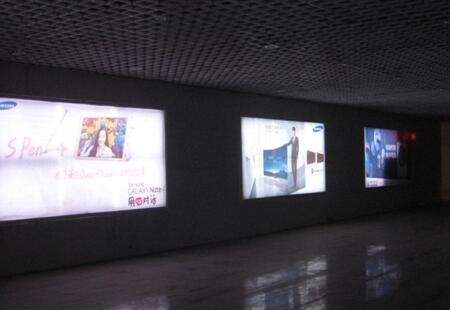 石新疆石河子市河子站 灯箱媒体 出站通道 固定灯箱   编号：BCXK-SHZ-001
