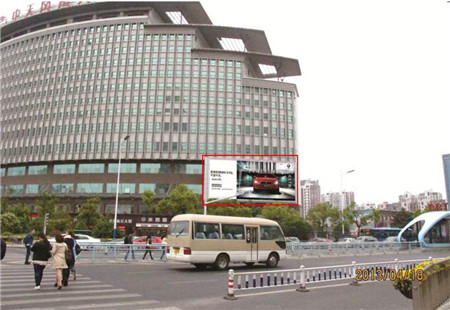 江苏常州市交通路网媒体媒体新北区通江中路与汉江东路交会处LED编号：JZCM-JS-004
