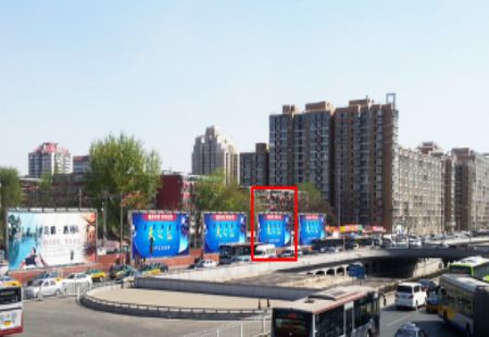 北京市交通路网媒体北京西站站前广场大牌编号：BYZT-BJ-东侧004
