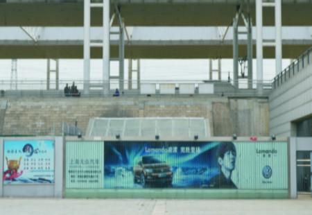 河南洛阳市高铁媒体洛阳高铁站主通道区三面翻编号：TYS-LY-009