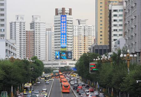 新疆乌鲁木齐市写字楼媒体新疆日报社楼体正面LED编号：ZHX-WLMQ-001